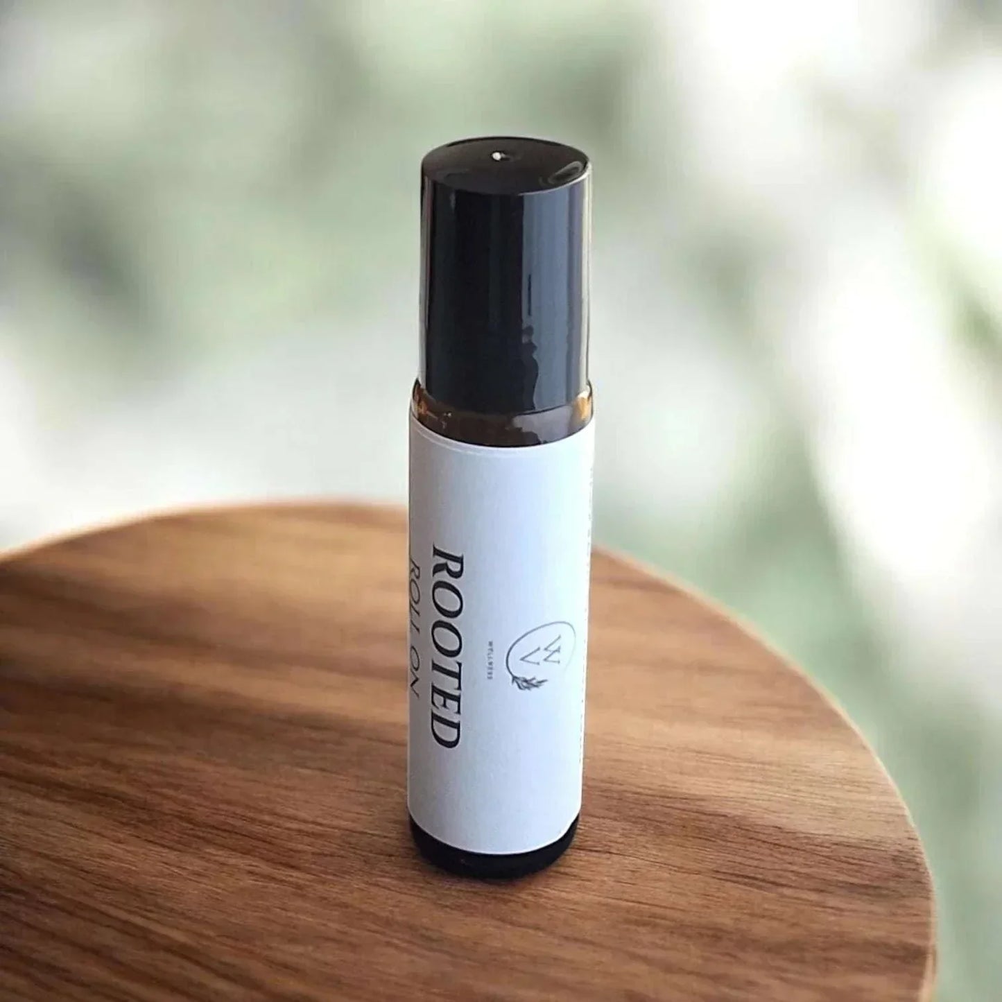 Rooted botanical roll-on with an earthy woody aroma and fresh citrus forest notes