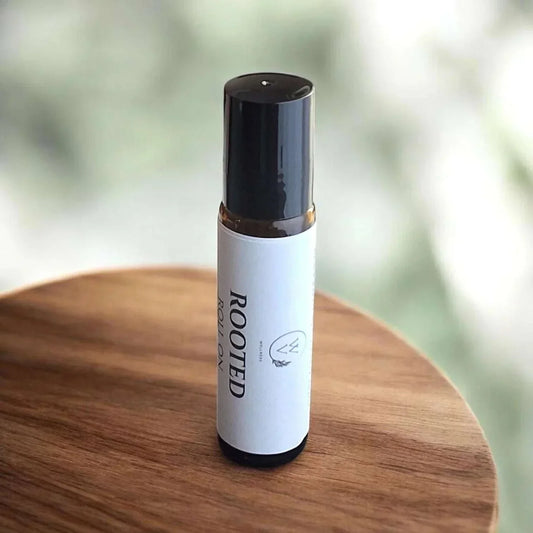Rooted botanical roll-on with an earthy woody aroma and fresh citrus forest notes